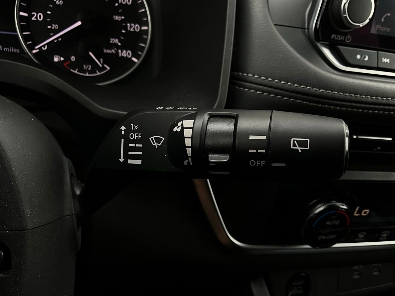 Used 2025 Nissan Rogue SV image 36