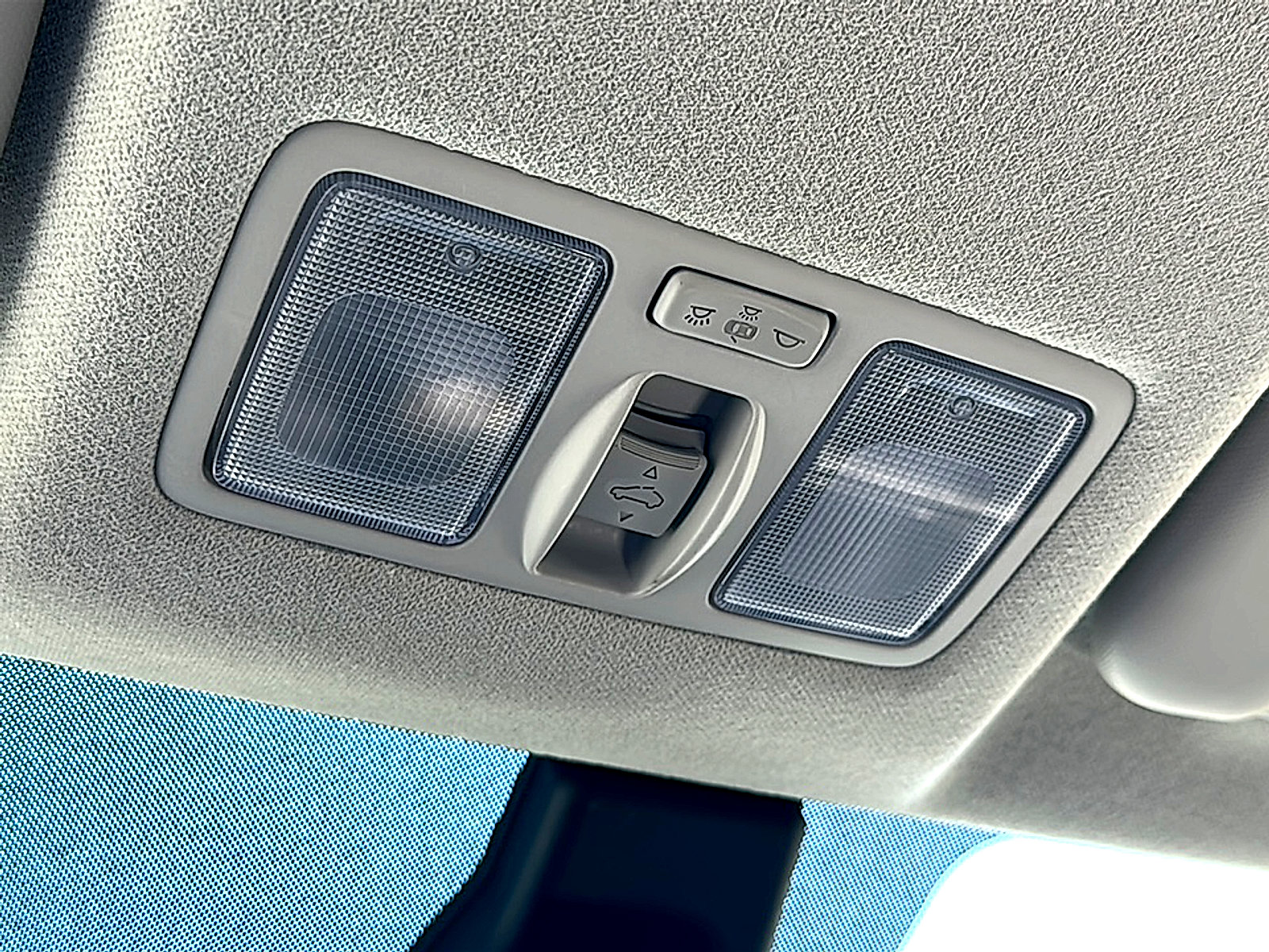 Used 2025 Hyundai Venue SEL image 38