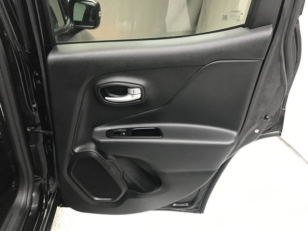 Used 2023 Jeep Renegade Limited AWD/4WD image 15