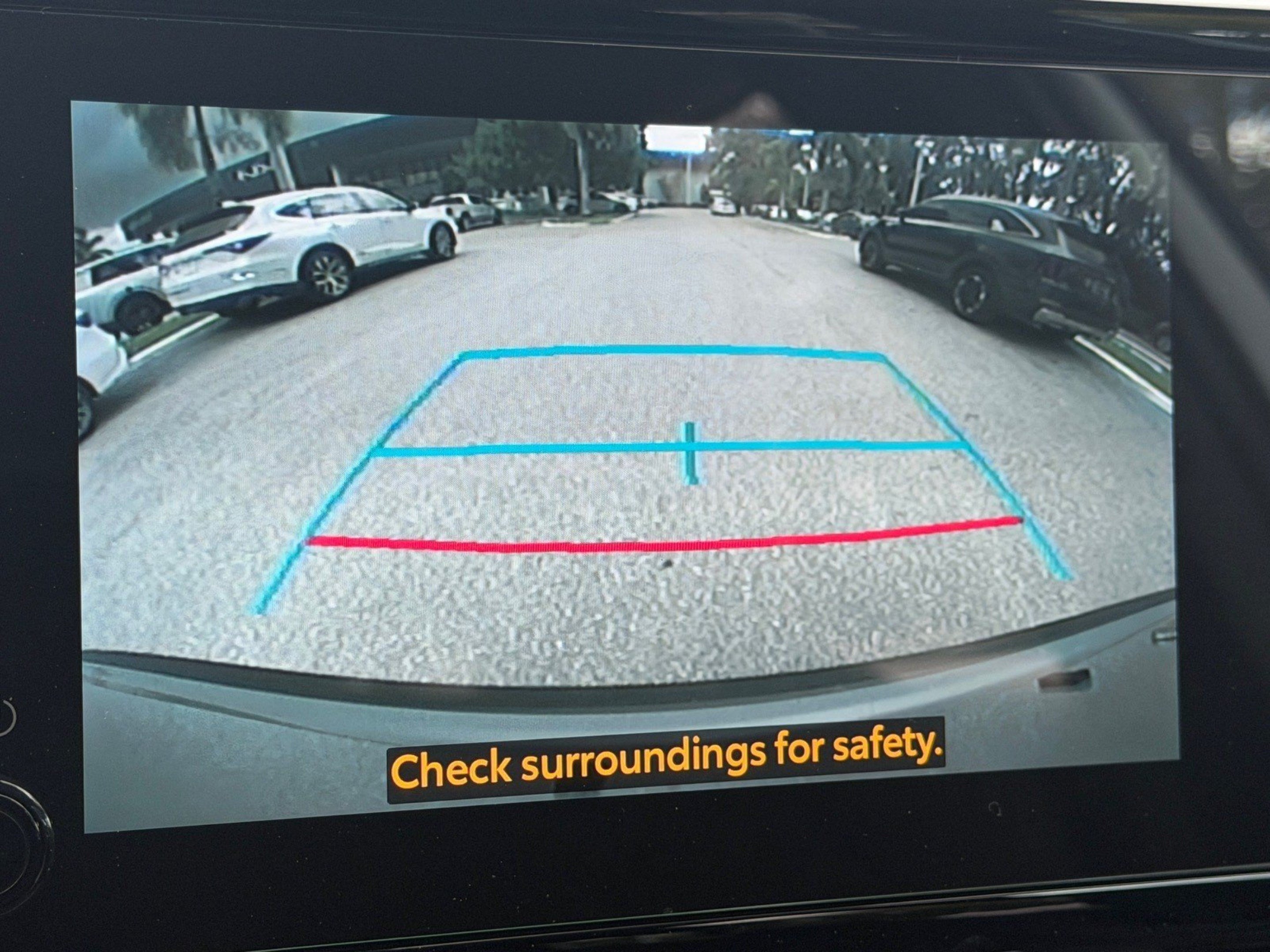 Used 2025 Toyota Corolla Cross LE FWD image 31
