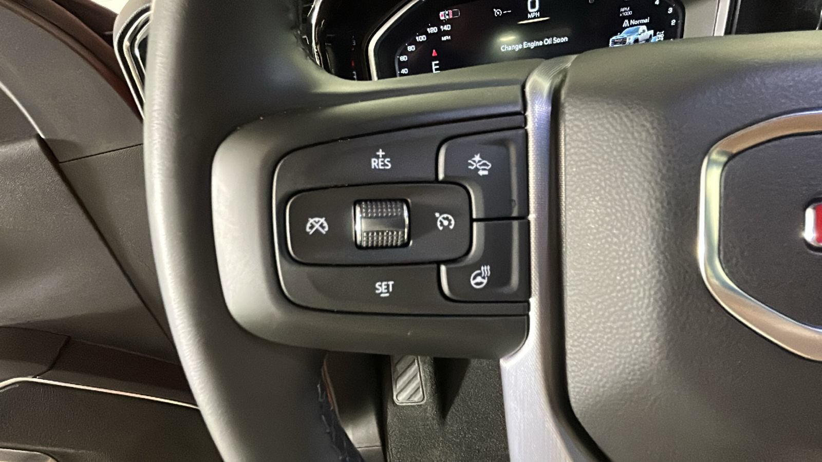 Used 2026 GMC Sierra 2500 SLE w/ SLE Value Package; AWD/4WD image 18