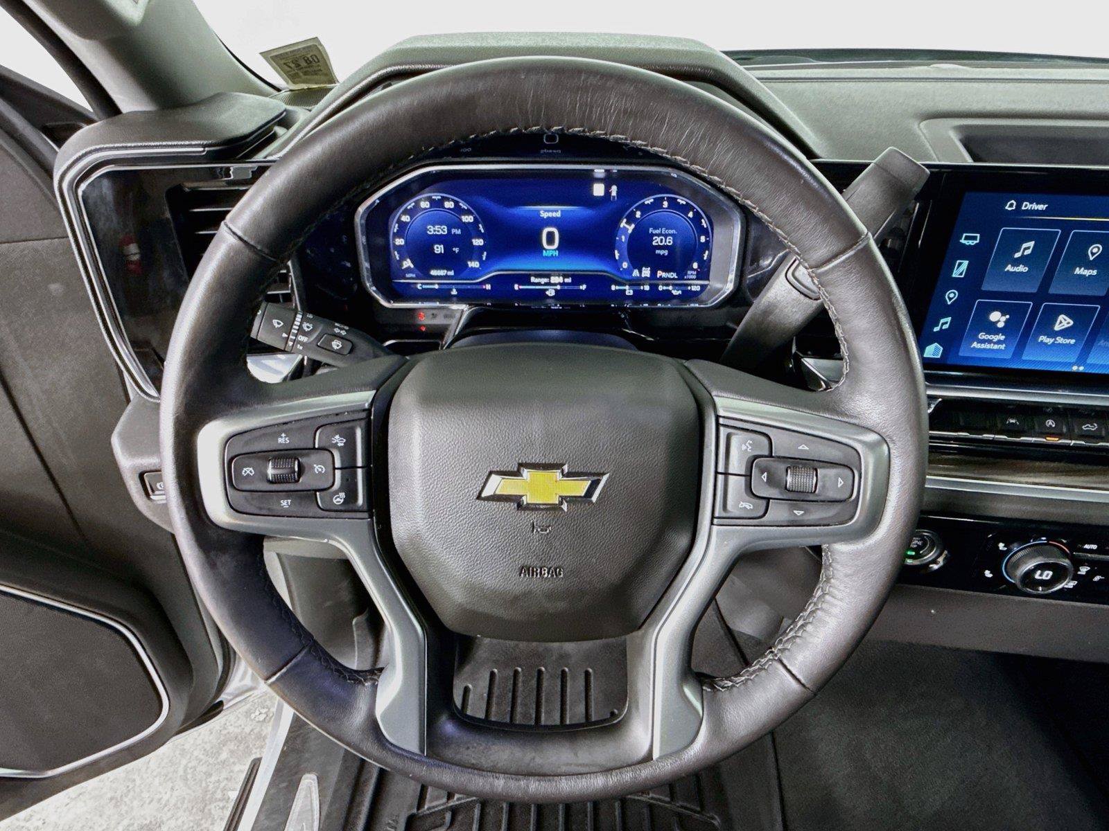 Used 2022 Chevrolet Silverado 1500 LT AWD/4WD image 4