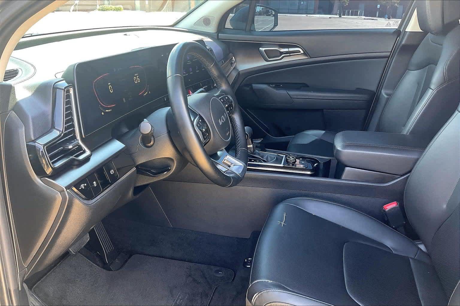 Certified 2024 Kia Sportage EX FWD image 2