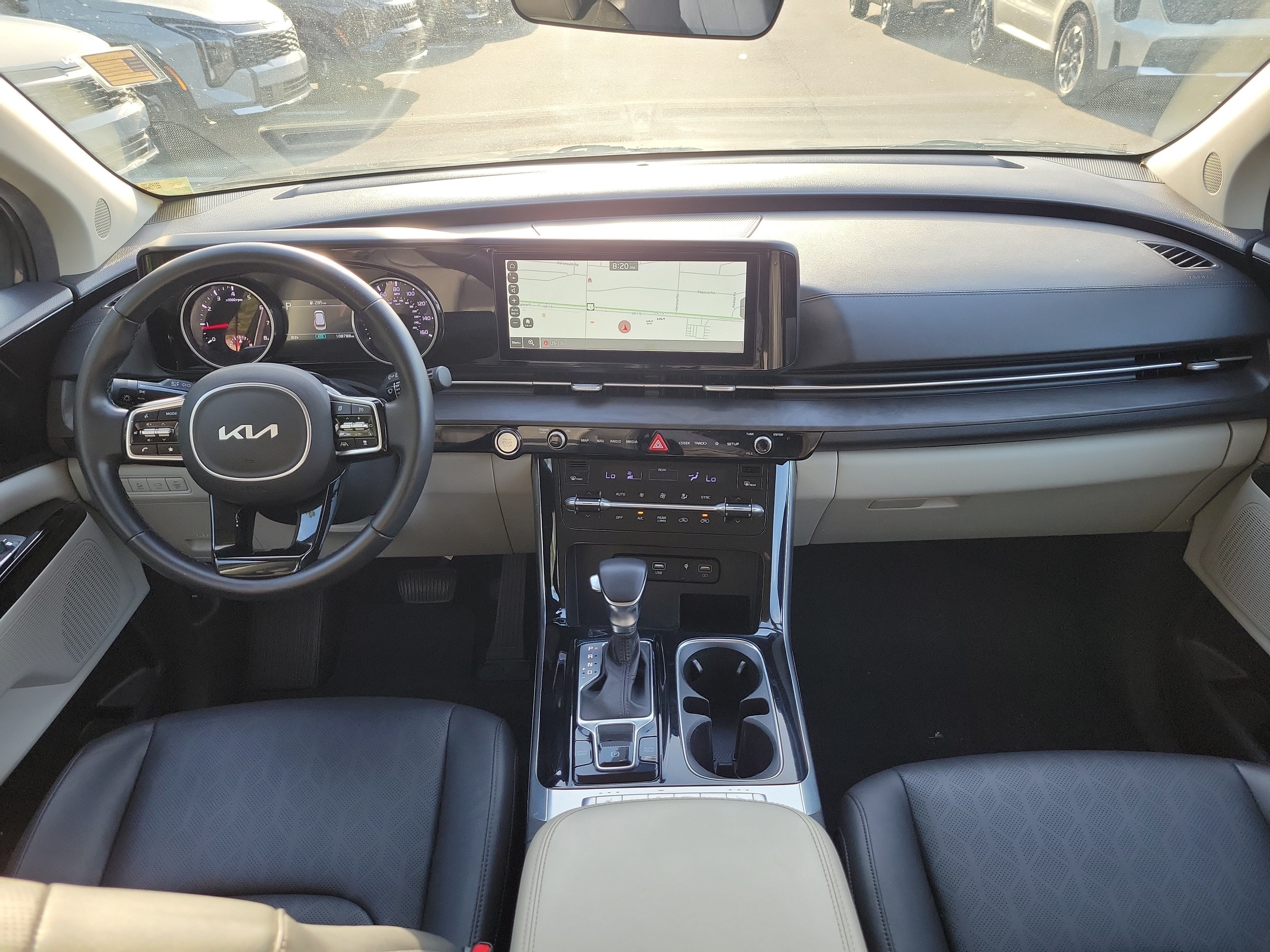 Used 2022 Kia Carnival EX FWD image 17