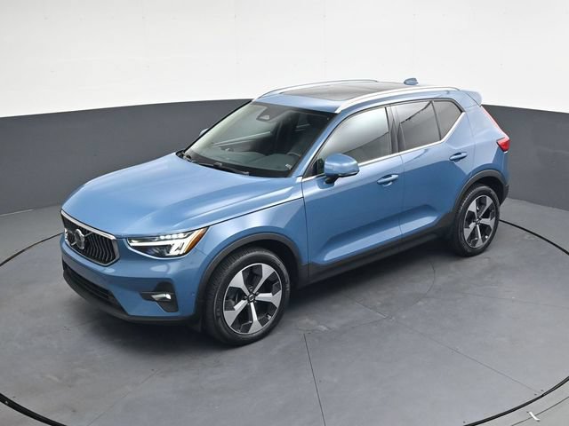 Used 2024 Volvo XC40 B5 Plus AWD/4WD image 27