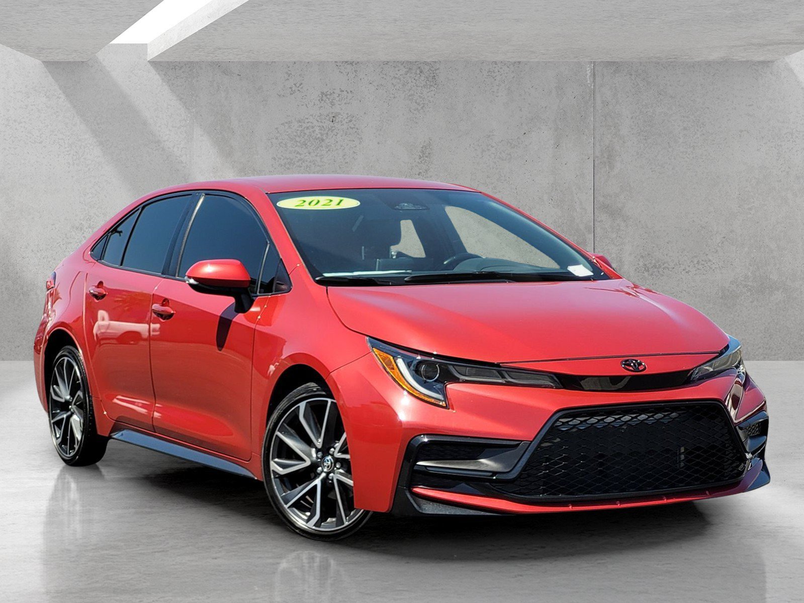 Used 2021 Toyota Corolla SE FWD image 1