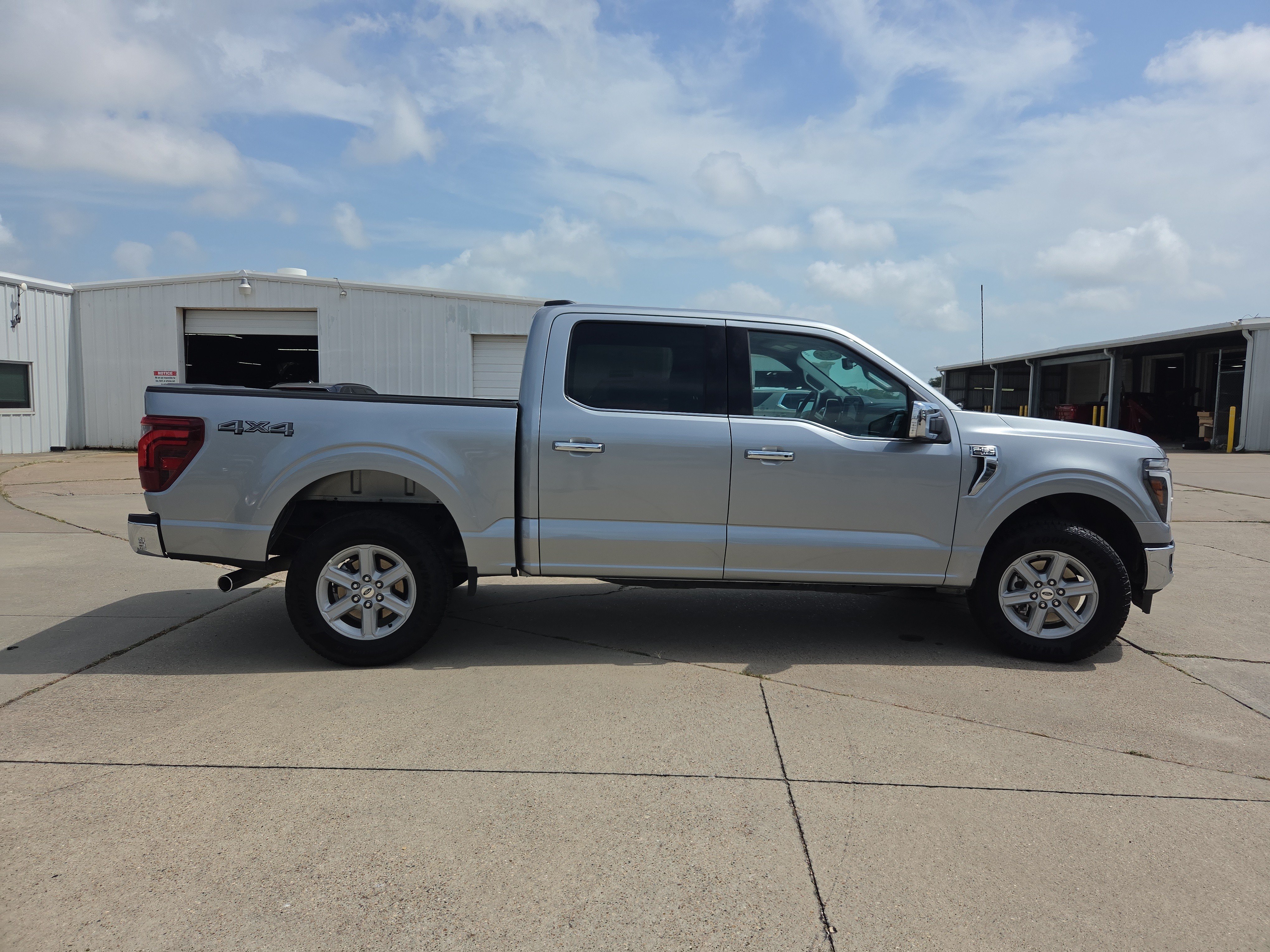 Used 2025 Ford F150 Lariat AWD/4WD image 4
