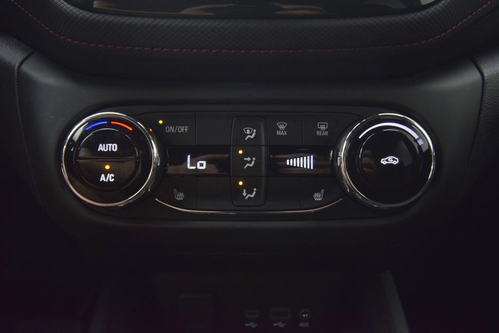 Used 2023 Chevrolet TrailBlazer RS w/ Convenience Package FWD image 38