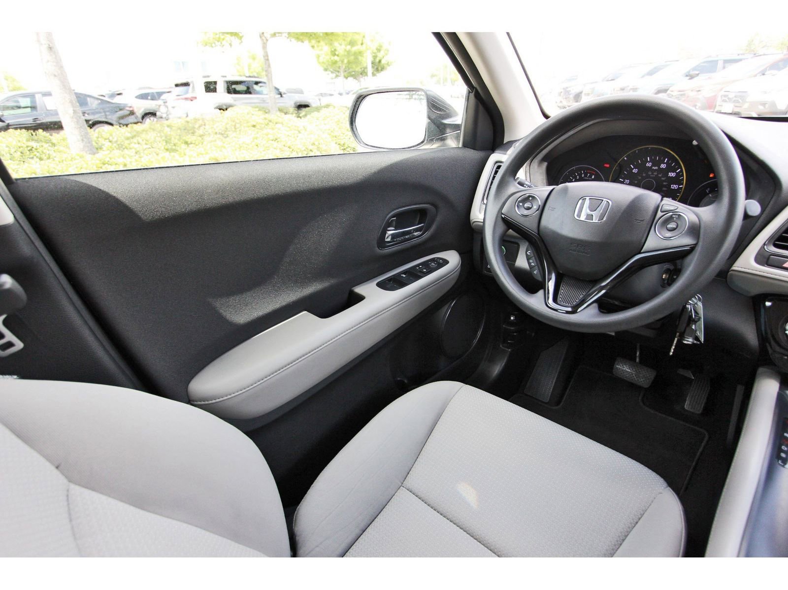 Used 2022 Honda HR-V LX image 8