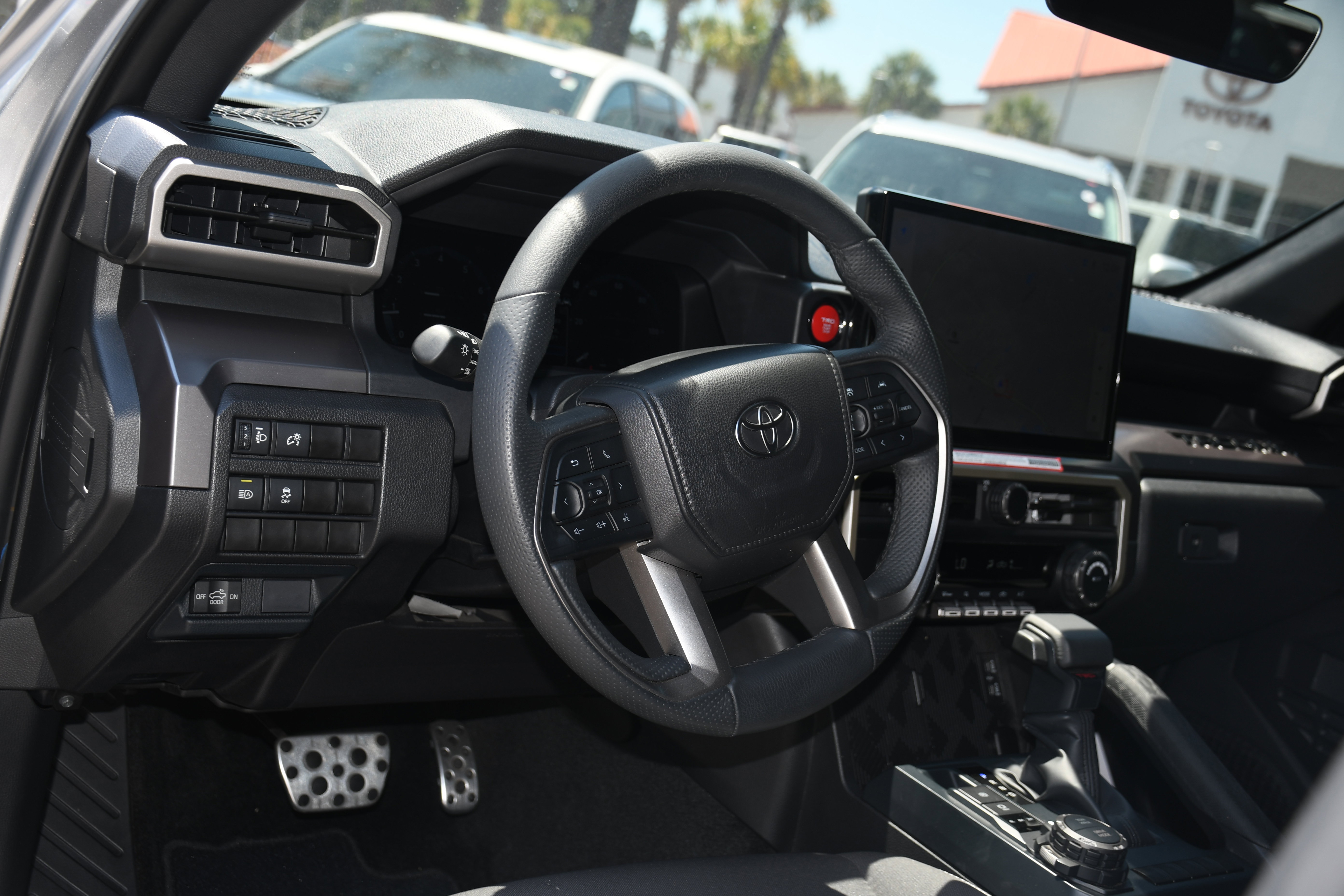 Used 2025 Toyota Tacoma TRD Sport AWD/4WD image 8
