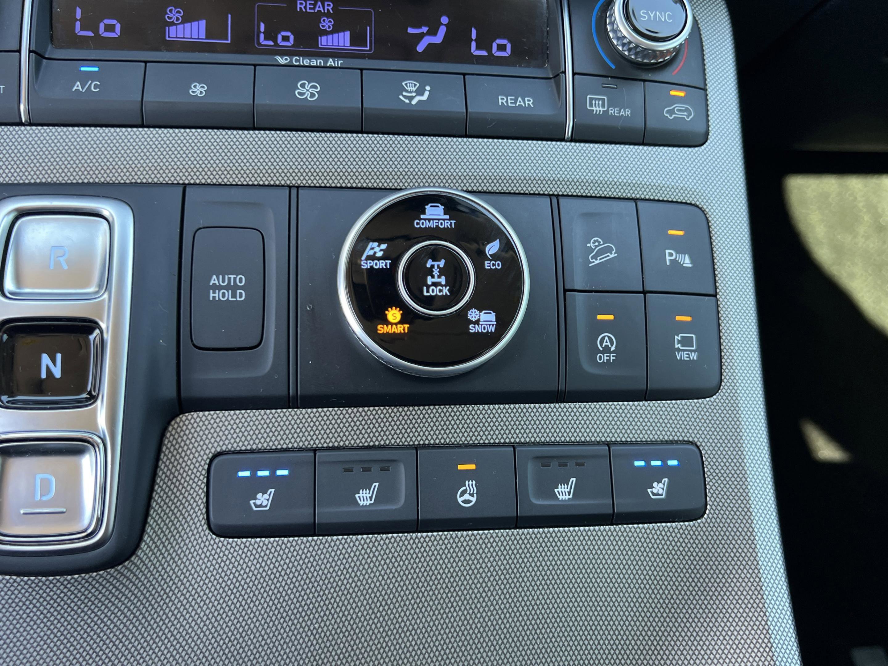 Used 2022 Hyundai Palisade Limited w/ Winter Package image 18