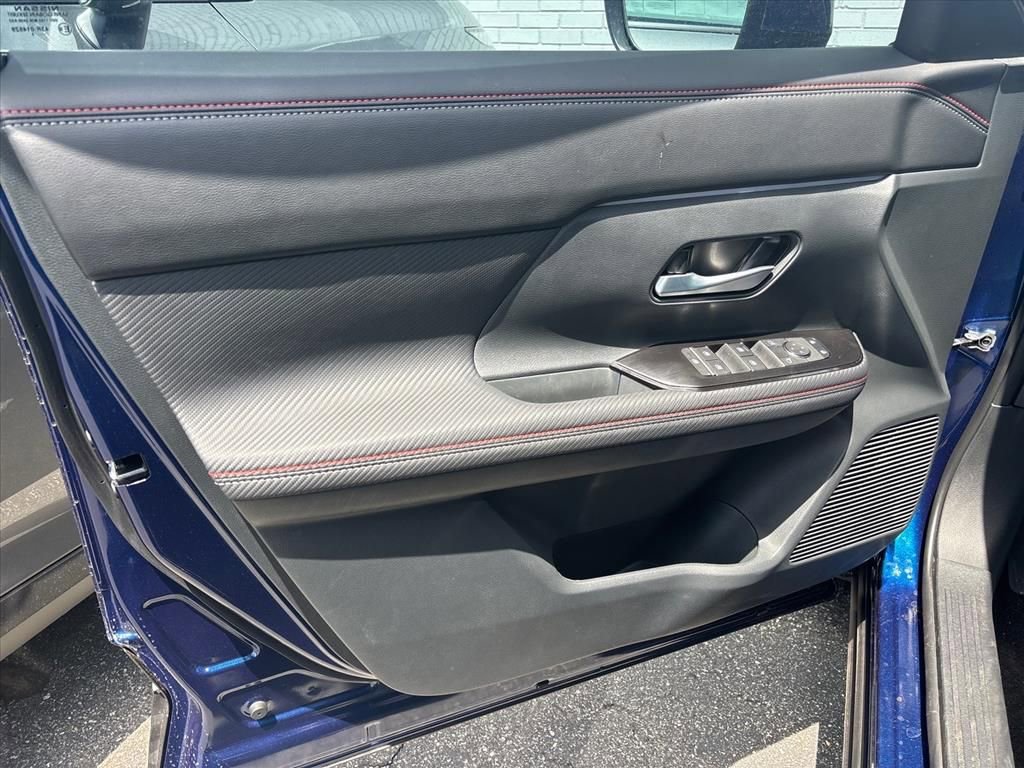 Used 2025 Nissan Kicks SR w/ SR Premium Package FWD image 19