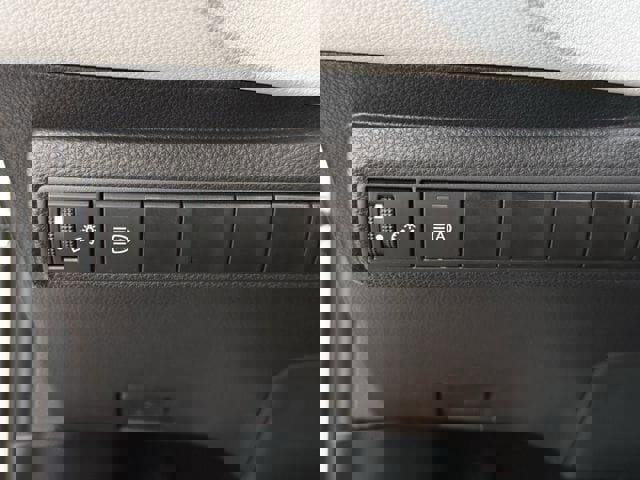 Used 2025 Toyota Corolla SE image 24