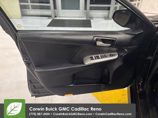 Used 2013 Toyota Camry SE image 13