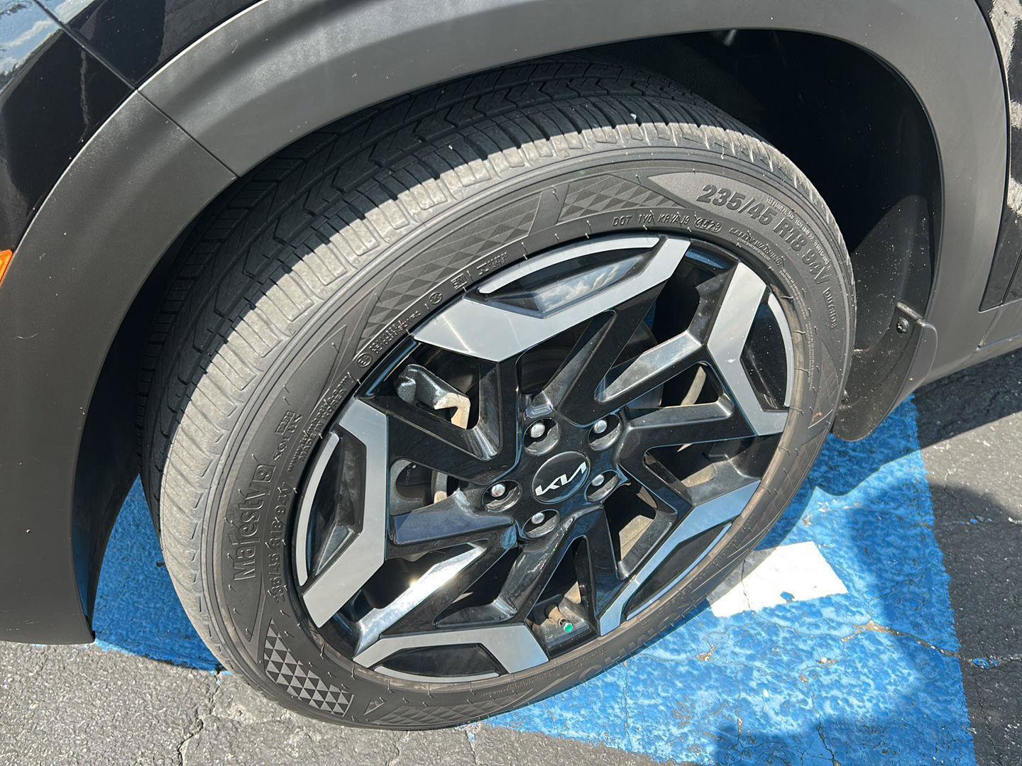 Used 2024 Kia Seltos SX w/ SX Sunroof Package AWD/4WD image 3