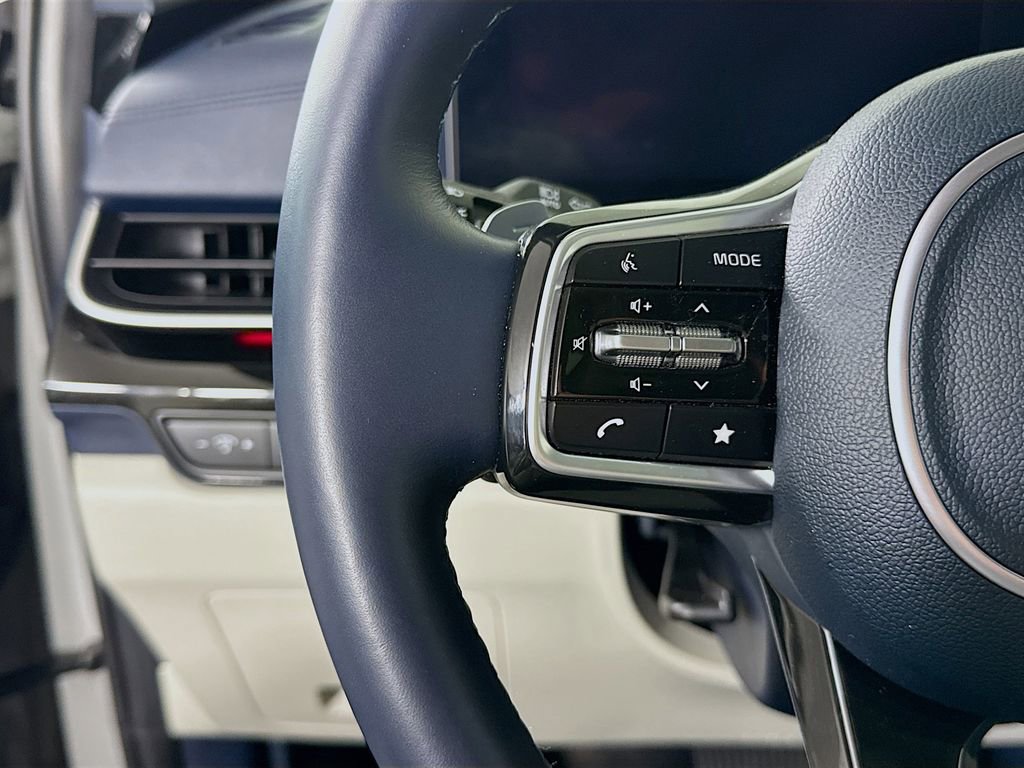 Used 2026 Kia Carnival SX Prestige FWD image 23