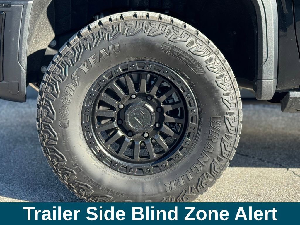 Used 2025 GMC Sierra 2500 AT4X image 42