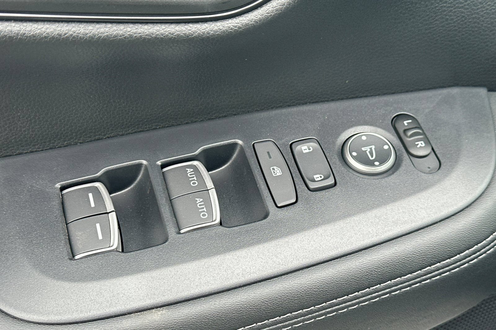 New 2027 Honda HR-V EX-L image 12