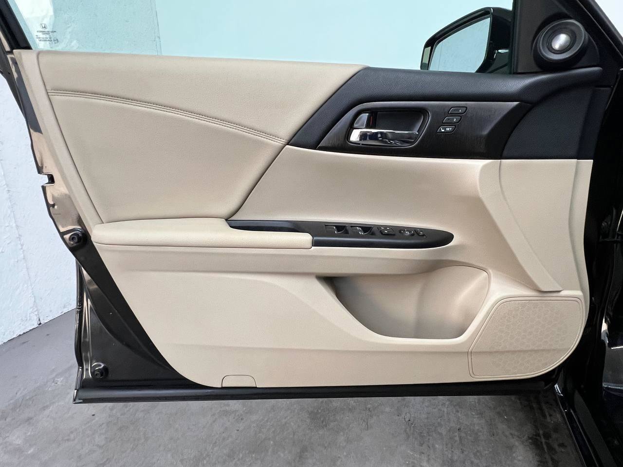 Used 2015 Honda Accord EX-L image 7