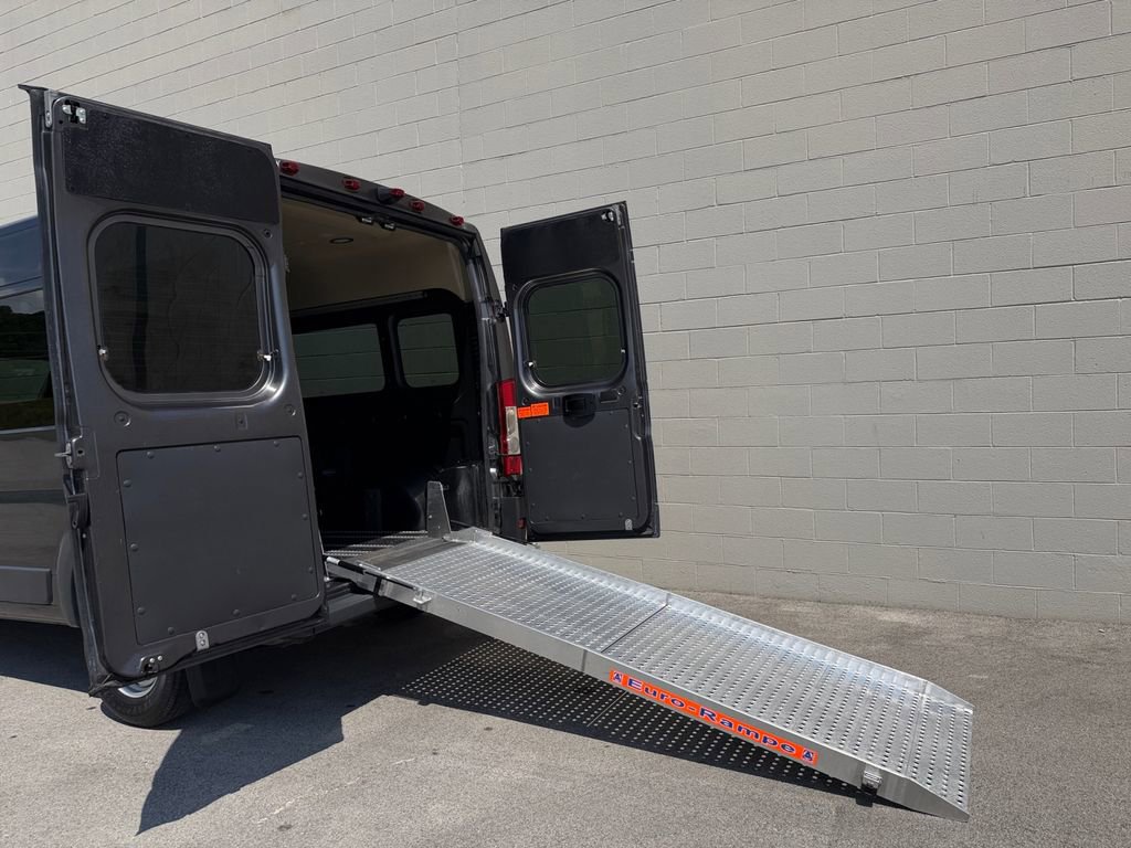 Used 2016 RAM ProMaster 2500 w/ Premium Appearance Group FWD image 28
