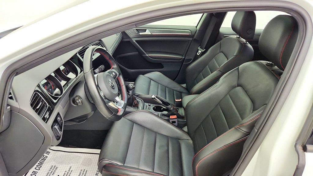 Used 2019 Volkswagen GTI SE FWD image 18