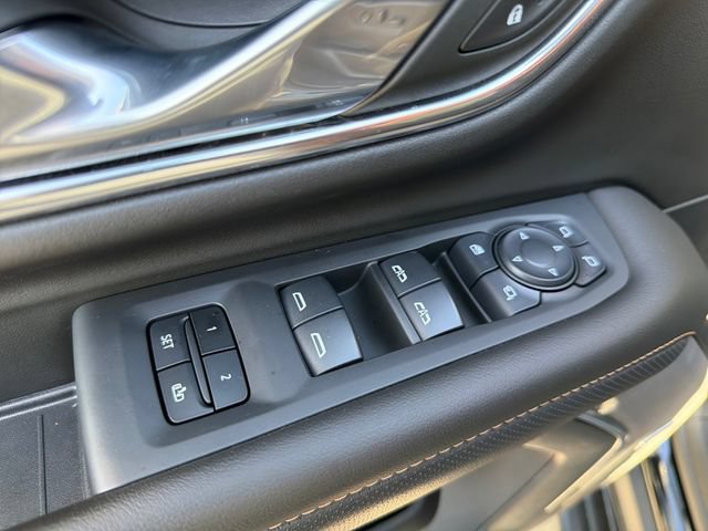 Used 2024 GMC Yukon AT4 w/ Technology Package AWD/4WD image 18