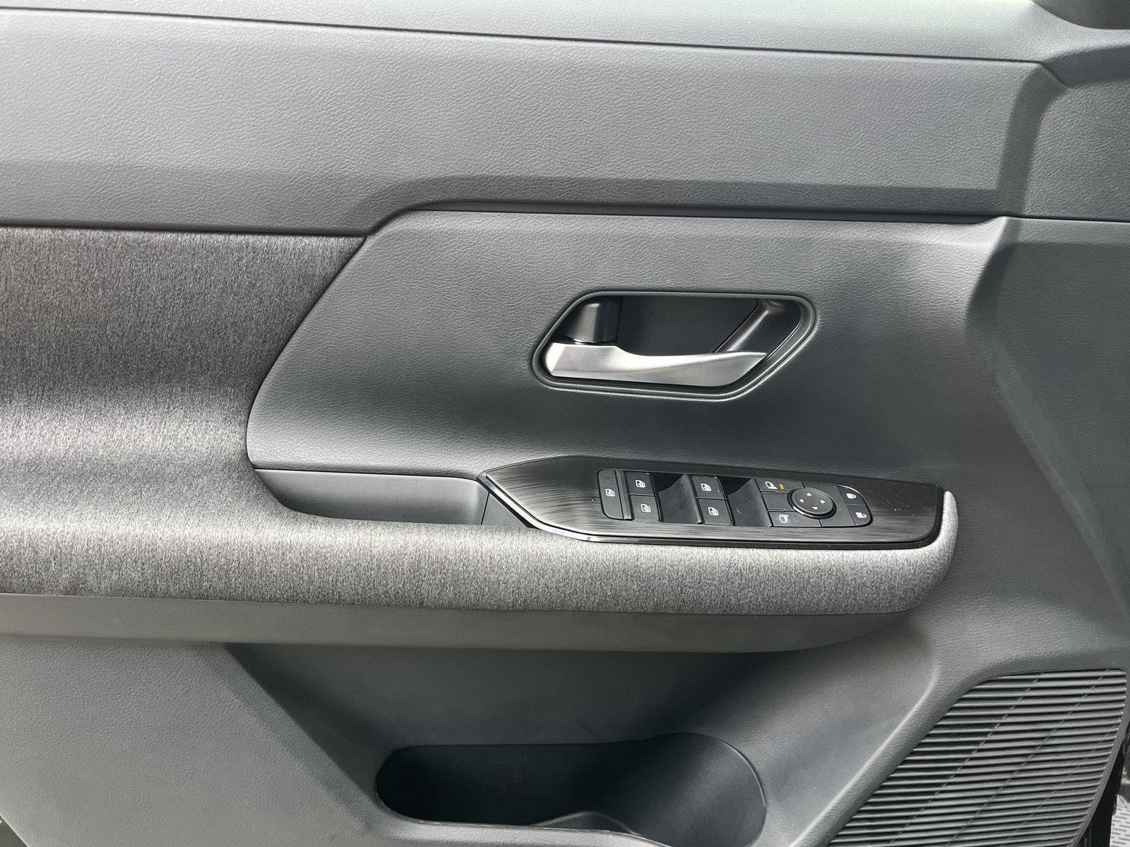 New 2026 Nissan Kicks SV AWD/4WD image 19