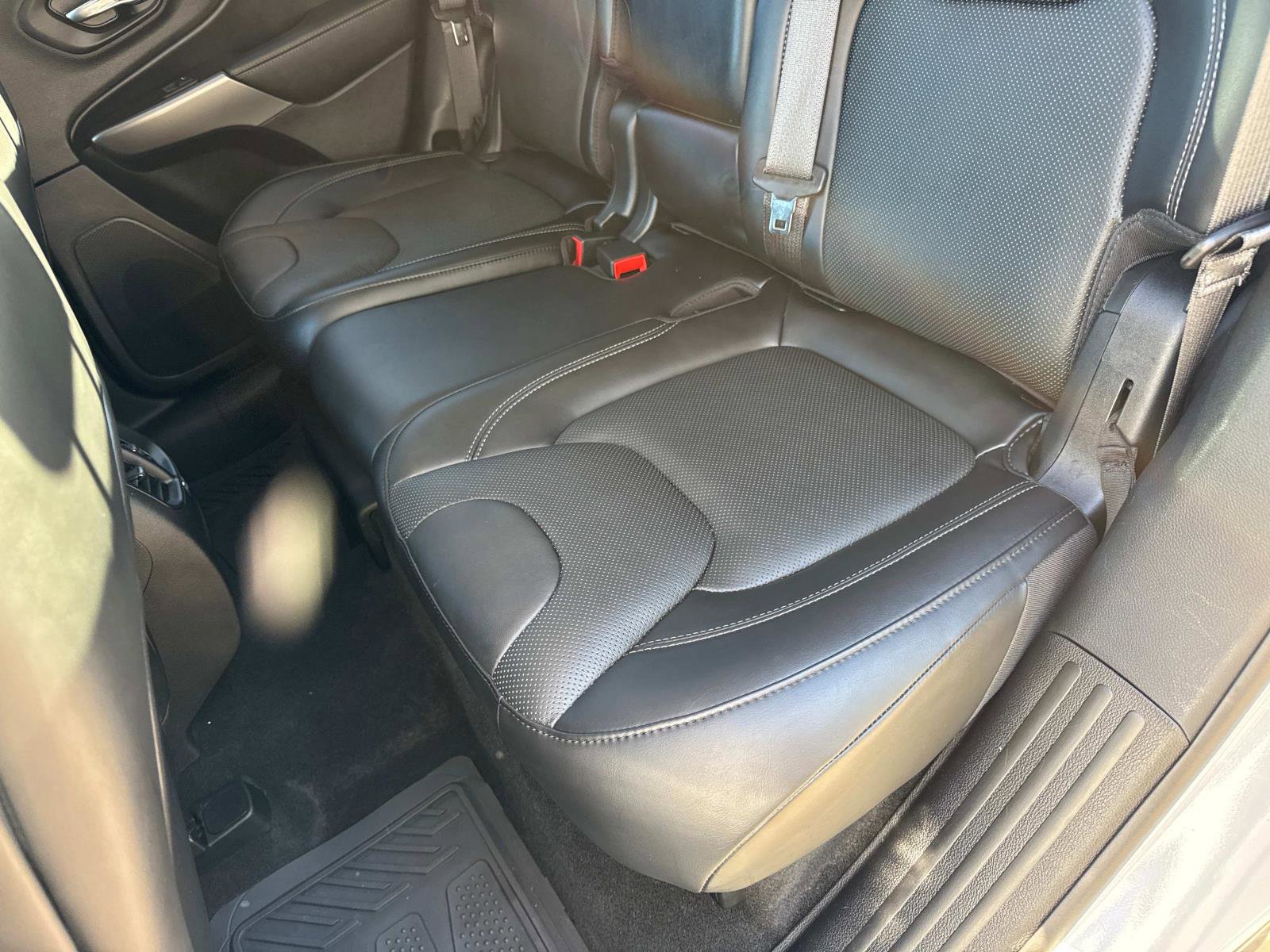 Certified 2021 Jeep Cherokee Limited w/ Elite Package image 12