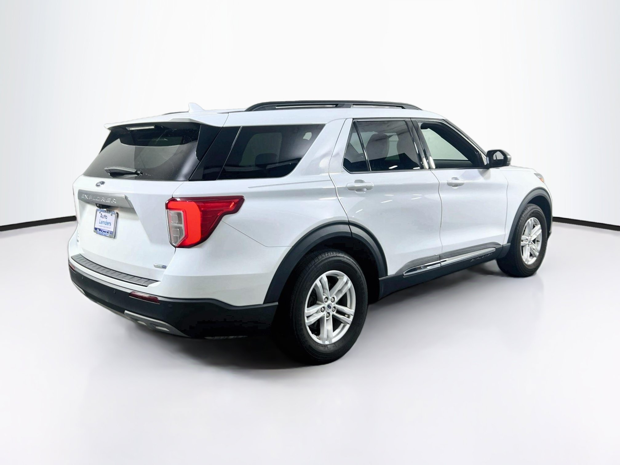 Used 2020 Ford Explorer XLT w/ Equipment Group 202A AWD/4WD image 5