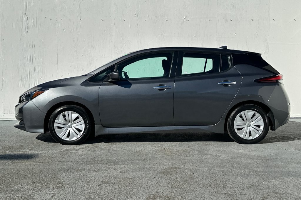 Used 2025 Nissan Leaf S FWD image 6