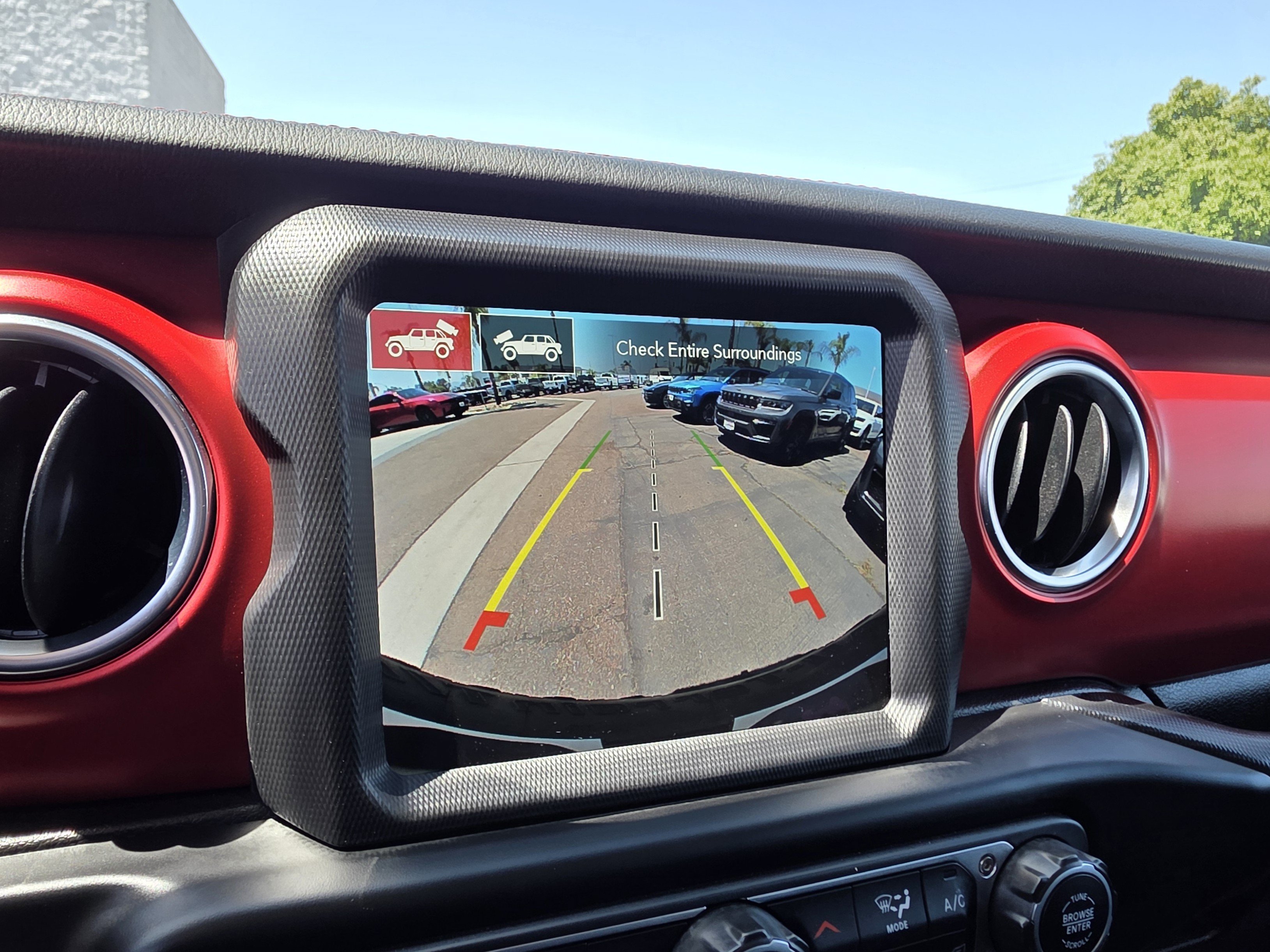 Used 2023 Jeep Wrangler Unlimited Rubicon w/ LED Lighting Group AWD/4WD image 17