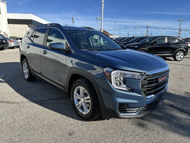 Certified 2024 GMC Terrain SLE w/ Driver Convenience Package FWD image 18