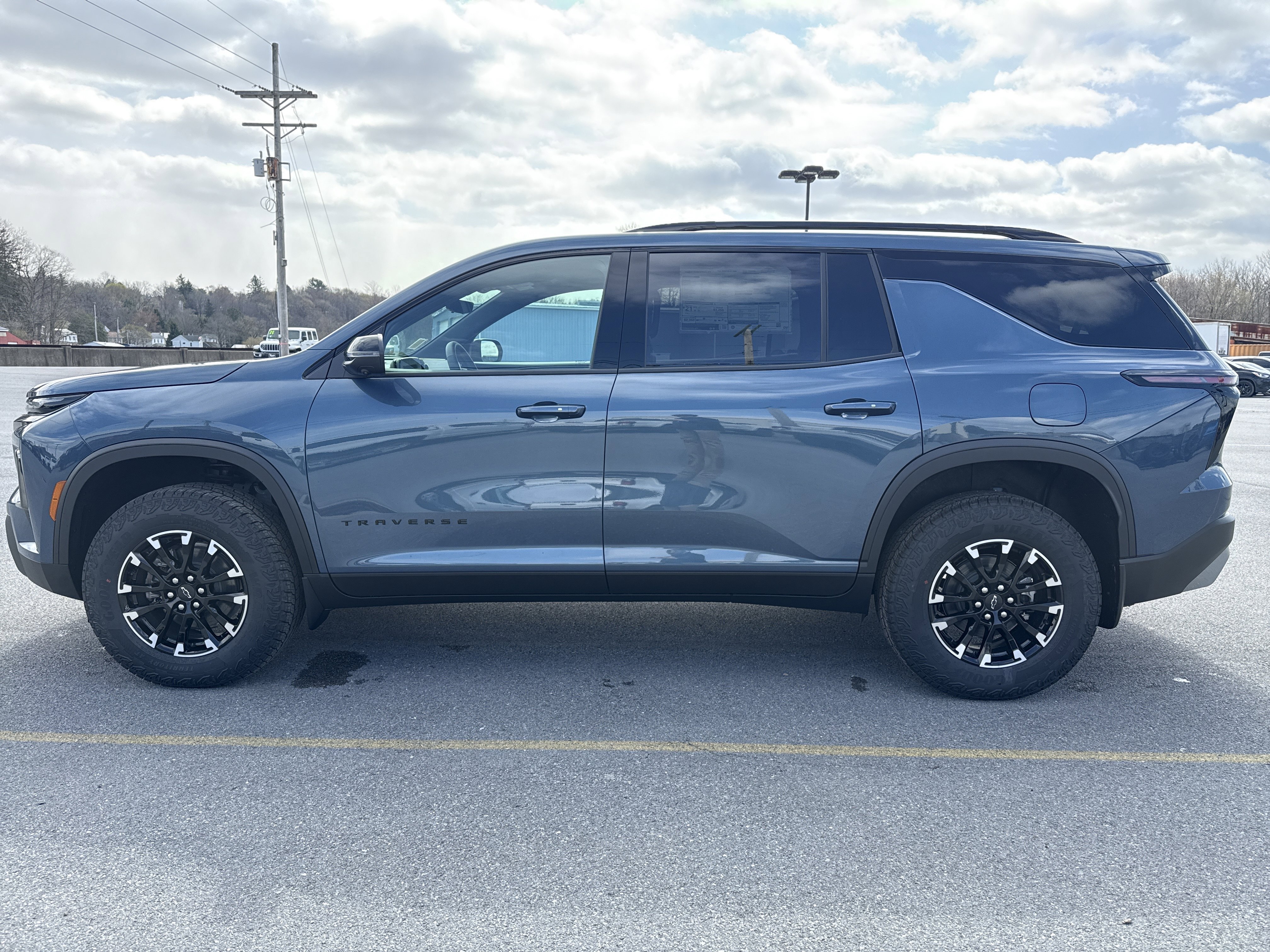 New 2026 Chevrolet Traverse Z71 w/ Driver Confidence Package image 7