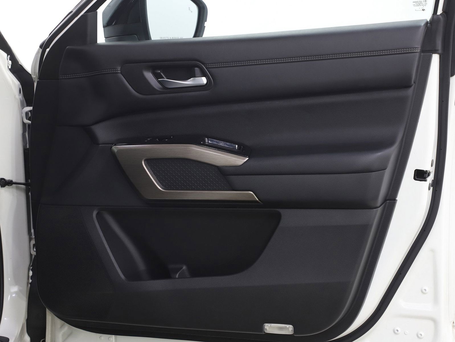 Used 2022 Nissan Pathfinder Platinum w/ Cargo Package image 13