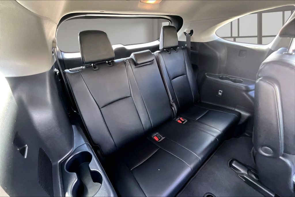 Used 2023 Toyota Highlander XLE FWD image 25