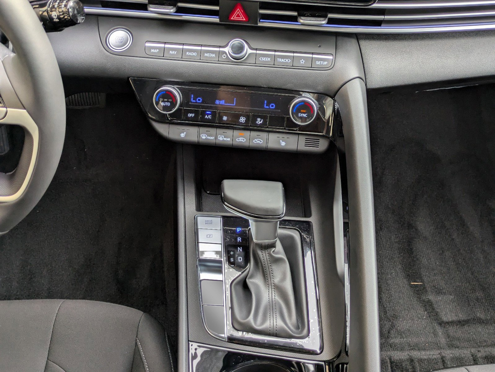 Certified 2025 Hyundai Elantra SEL FWD image 15