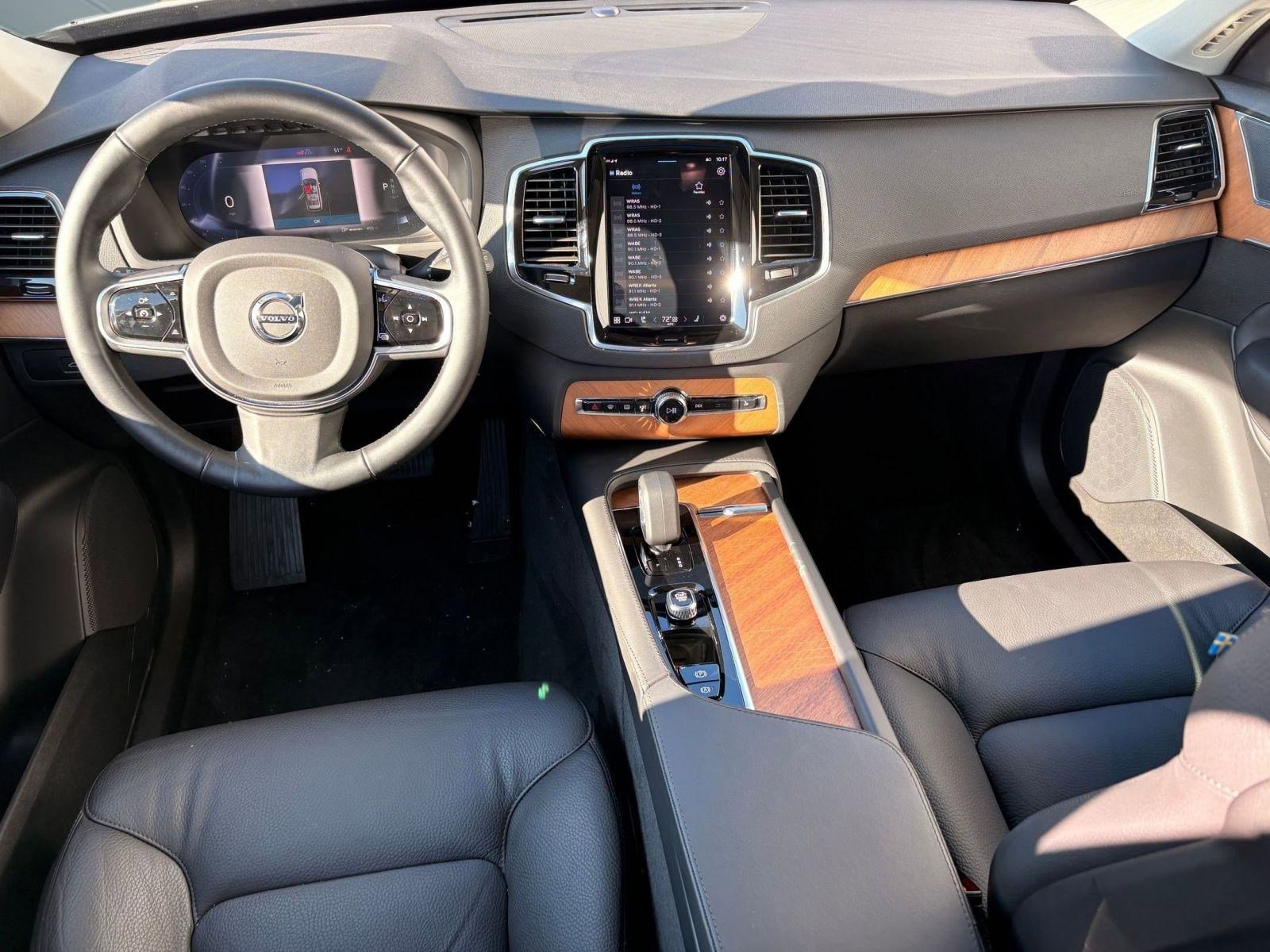 Certified 2025 Volvo XC90 B6 Plus image 16