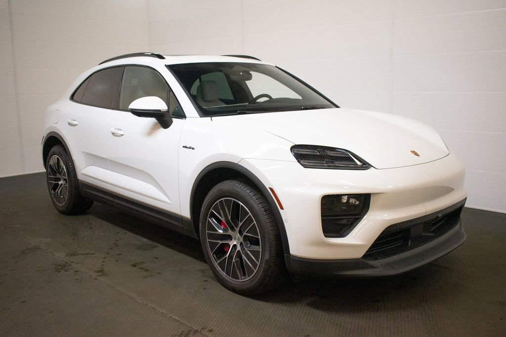 Used 2025 Porsche Macan 4S Electric image 10