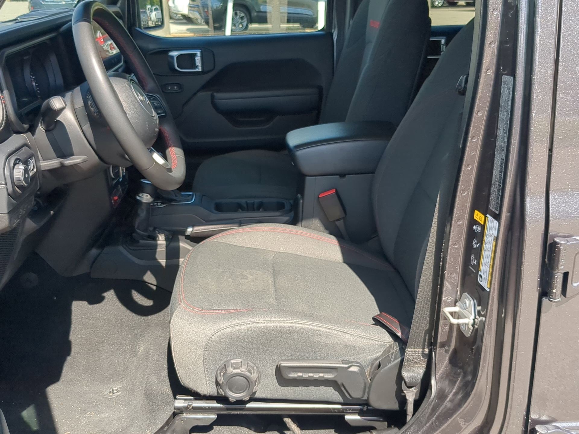 Used 2024 Jeep Wrangler Unlimited Rubicon image 12