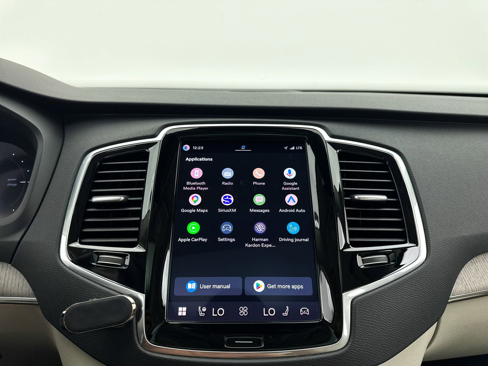 Used 2024 Volvo XC90 T8 Plus w/ Protection Package Premier image 25