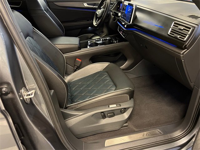 Certified 2025 Volkswagen Atlas Cross Sport SEL Premium R-Line image 11