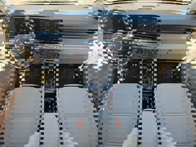 Certified 2025 Hyundai Kona SE image 15