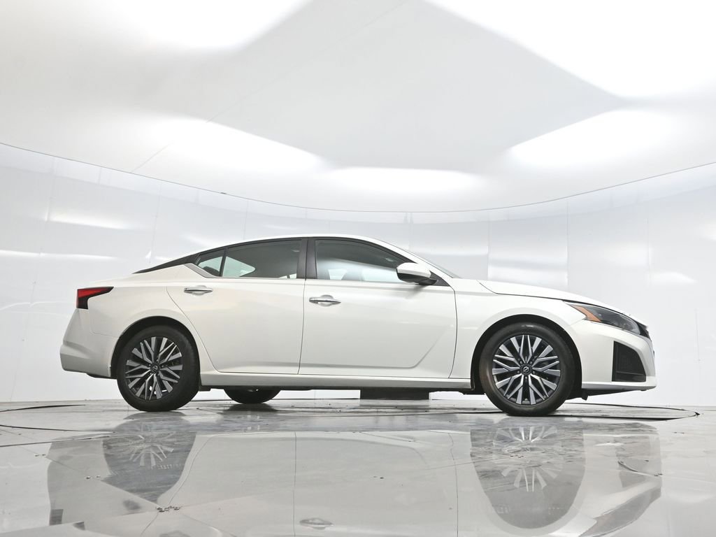 Used 2023 Nissan Altima 2.5 SV image 63