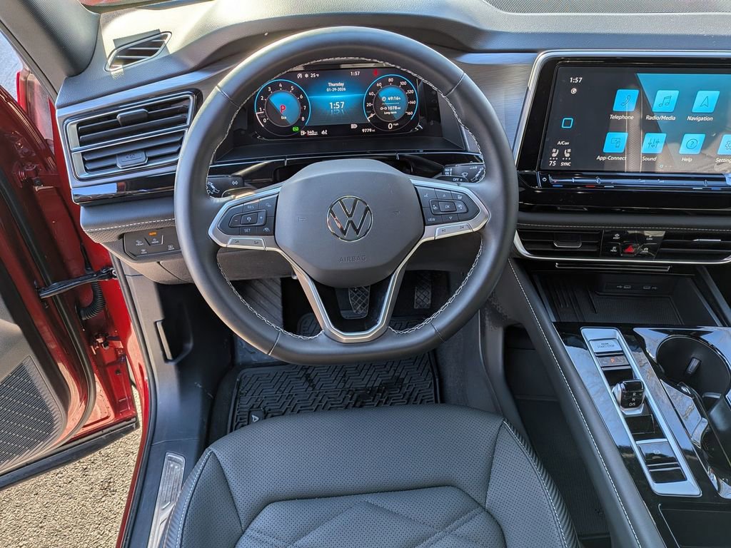 Used 2025 Volkswagen Atlas Cross Sport SE w/ Panoramic Sunroof Package image 15