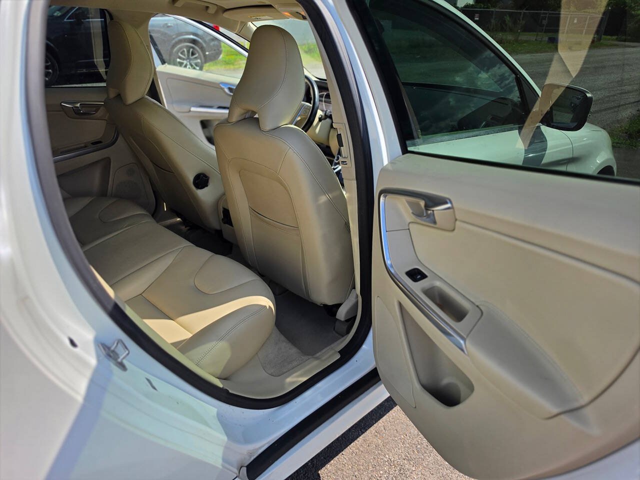 Used 2015 Volvo XC60 T5 AWD/4WD image 13