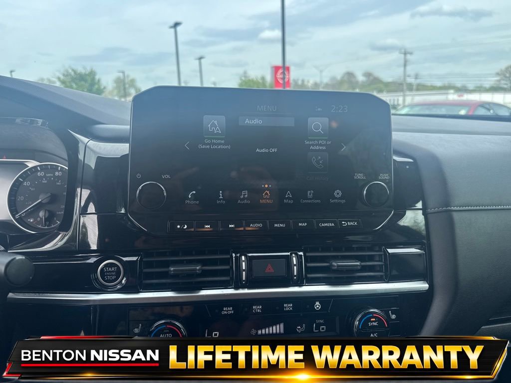 Used 2024 Nissan Pathfinder SL FWD image 16
