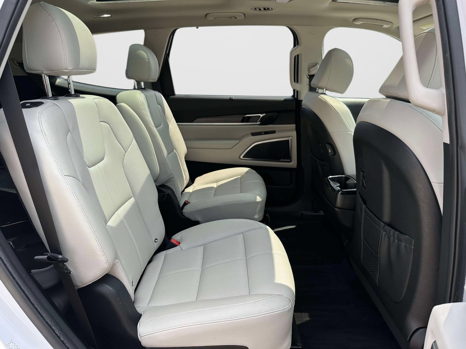 Used 2022 Kia Telluride SX w/ Nightfall Edition Package AWD/4WD image 11