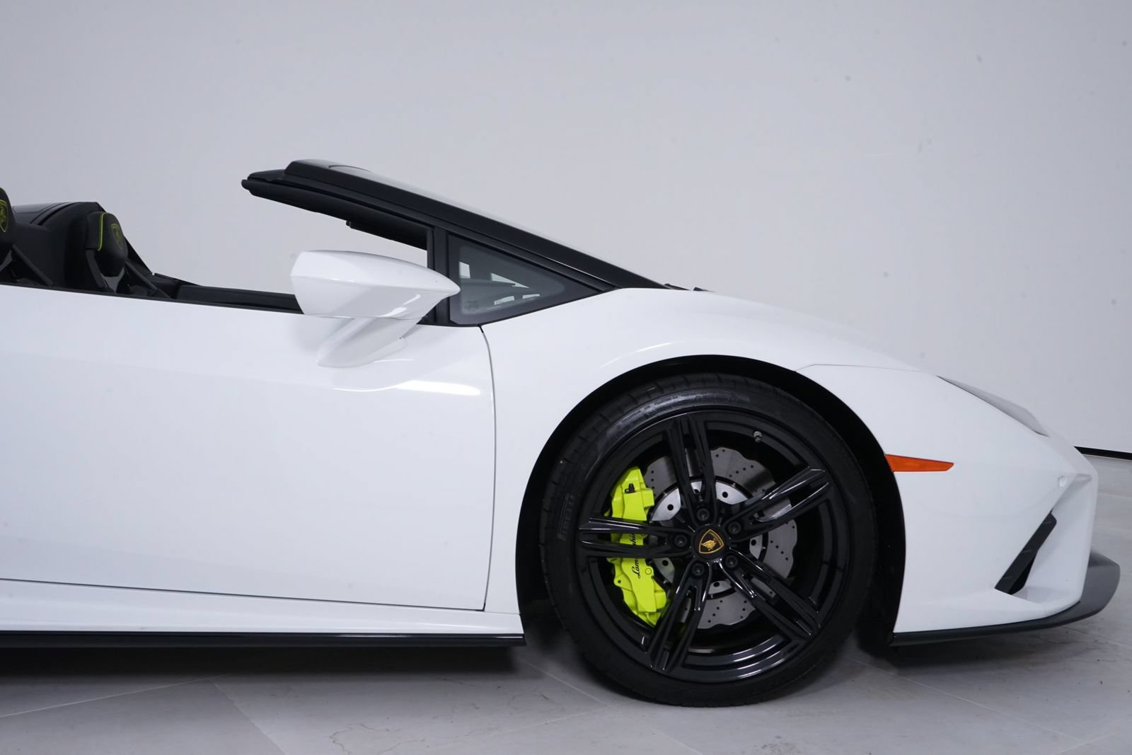 Used 2020 Lamborghini Huracan EVO RWD image 15