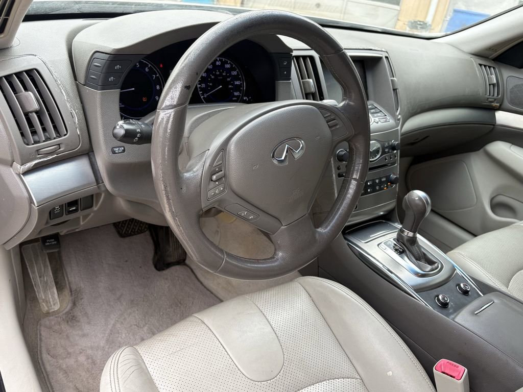 Used 2011 INFINITI G37 Journey RWD image 13