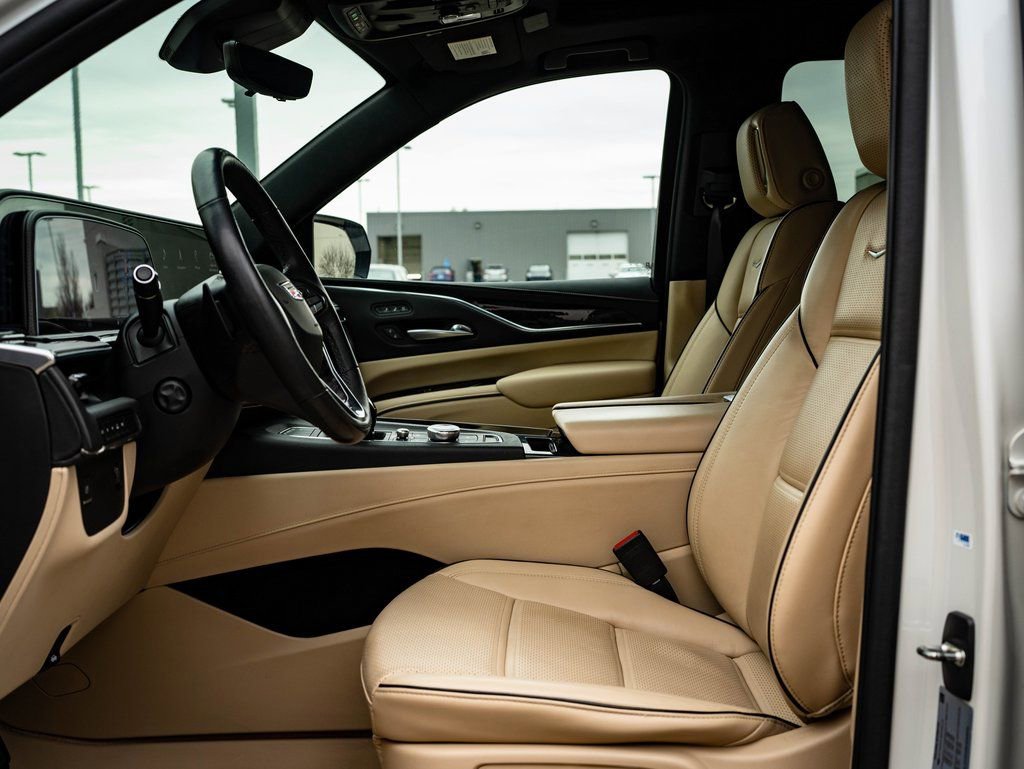Used 2021 Cadillac Escalade ESV Premium Luxury image 26